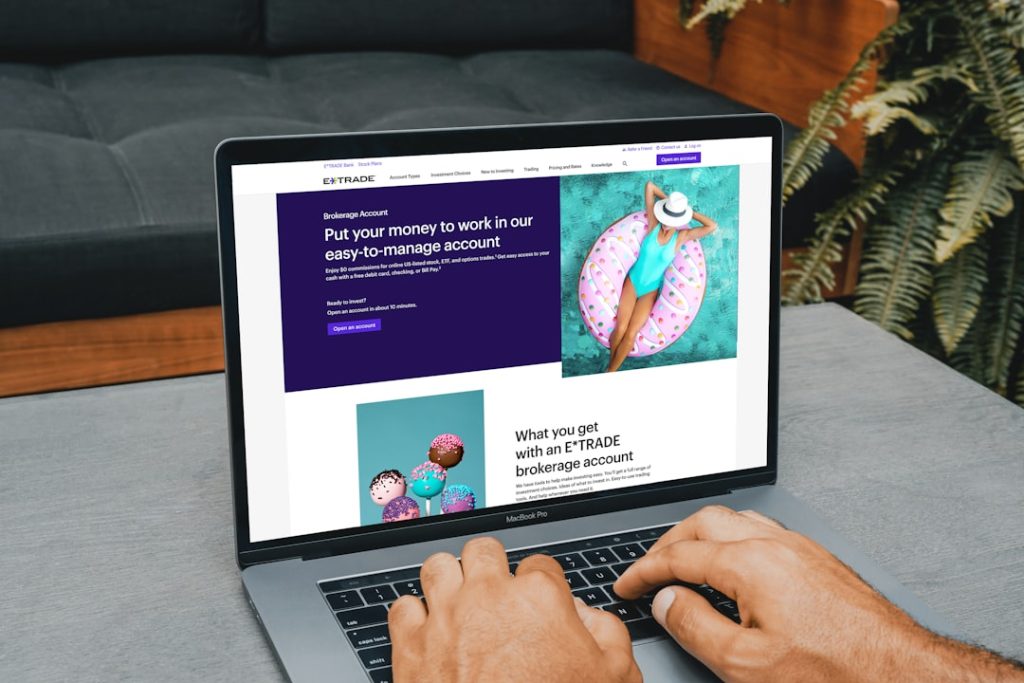 Photo clinical trial website